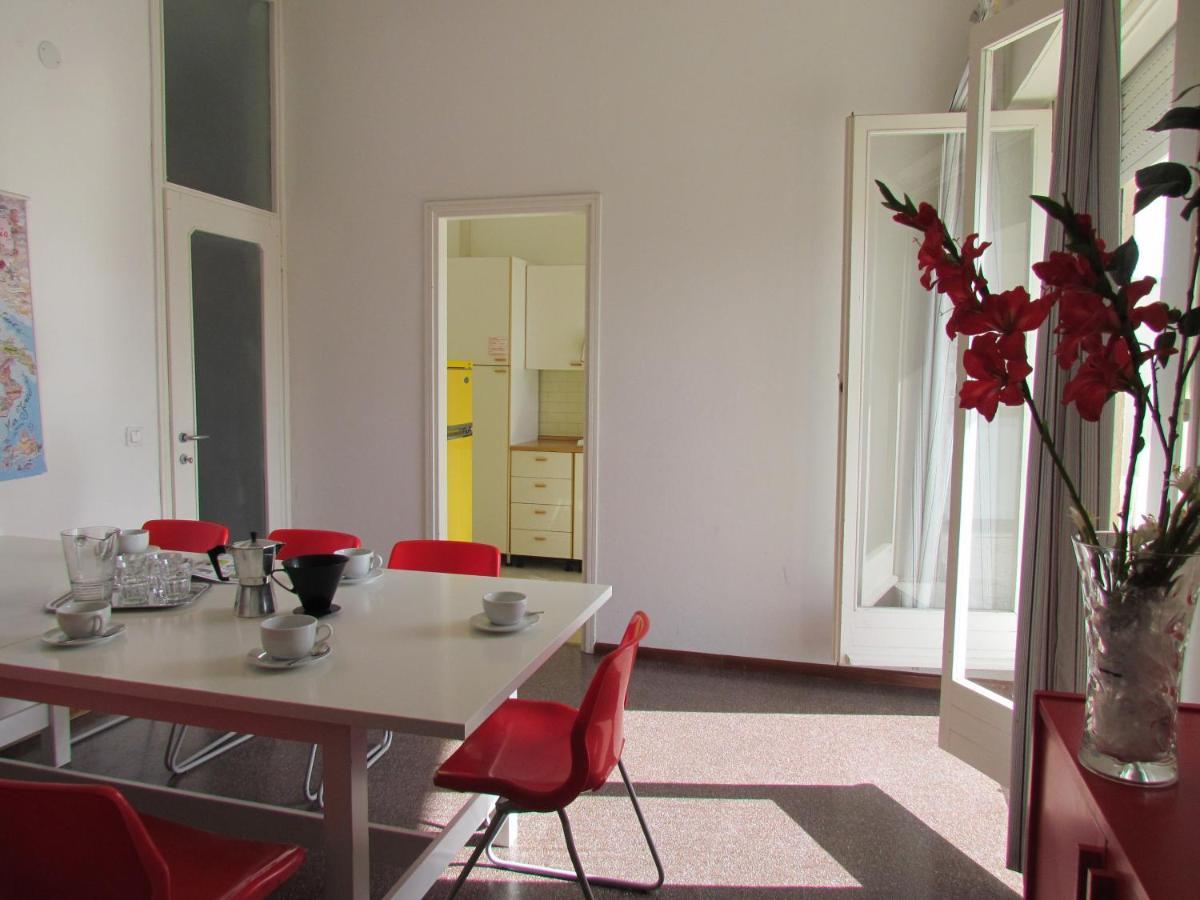 Colorful Attic With Large Terrace - Beahost Apartment บิบิโอเน ภายนอก รูปภาพ